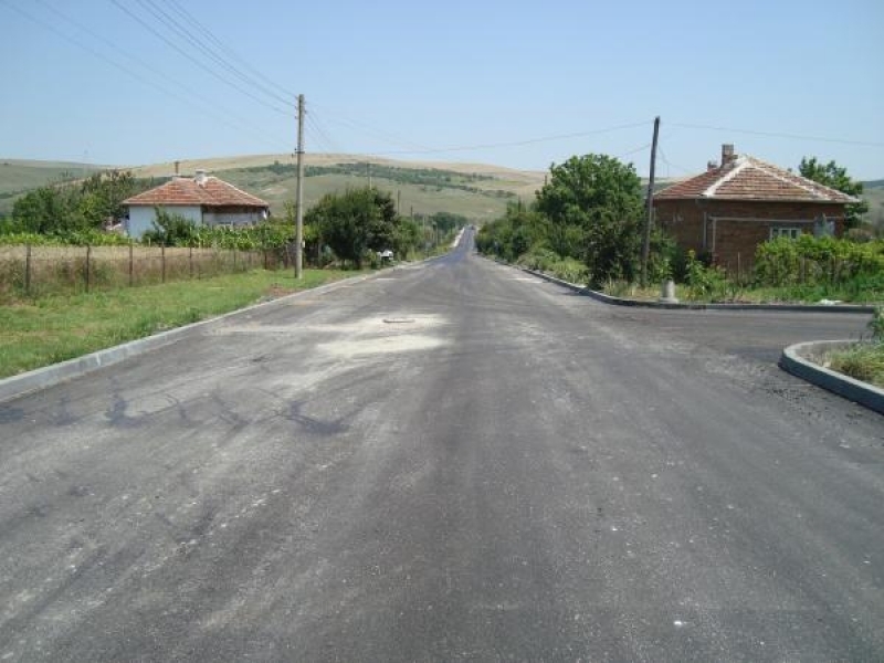 Кметът благодари за качествения ремонт на пътя  Драгомирово - Българско Сливово - Царевец