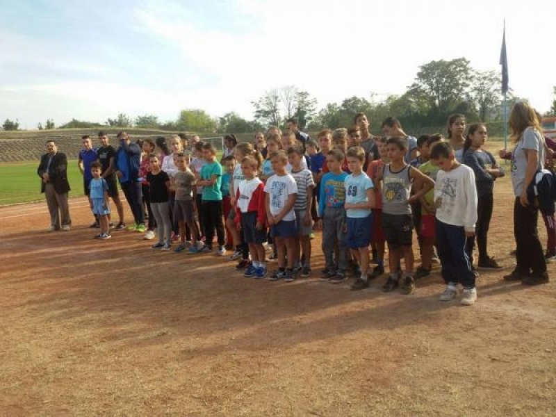 Ученици от нашата община мериха сили в лекоатлетическото състезание „Желю Замфиров”