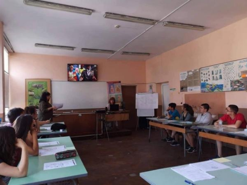 Учители и ученици от пет европейски държави  гостуваха в СУ „Николай Катранов“ 