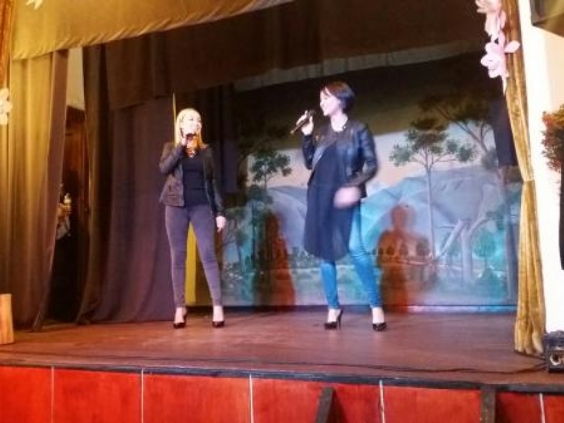 В препълнената зала на читалището в село Александрово се проведе празникът „Роден край”