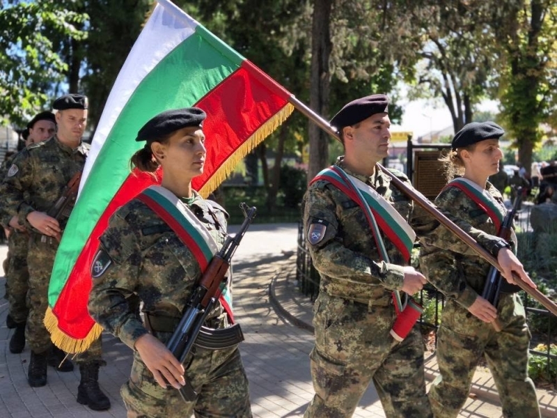 С военен ритуал Свищов отбеляза Деня на Независимостта на България