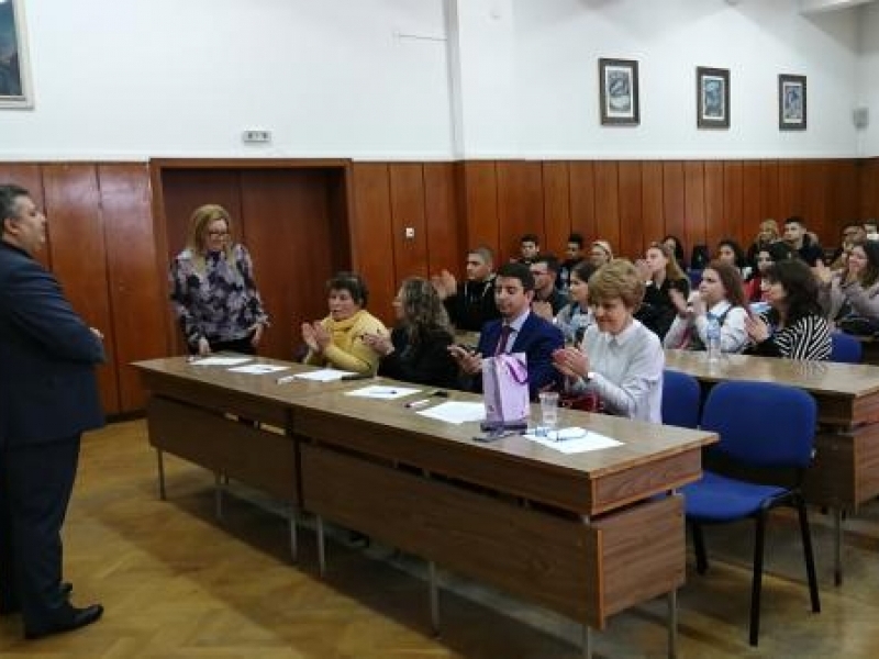 Представители на община Свищов бяха част от журито в Национално ученическо състезание на СА „Д. А. Ценов“