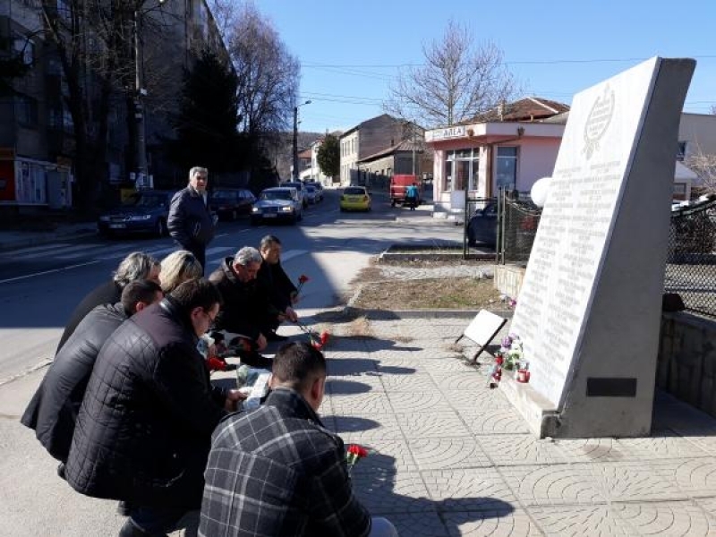 На 4 март в Свищов почетоха паметта на жертвите от земетресението през 1977 година  