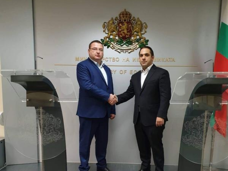 Министърът на икономката Емил Караниколов се срещна с кмета на Свищов по повод икономическото развитие на общината