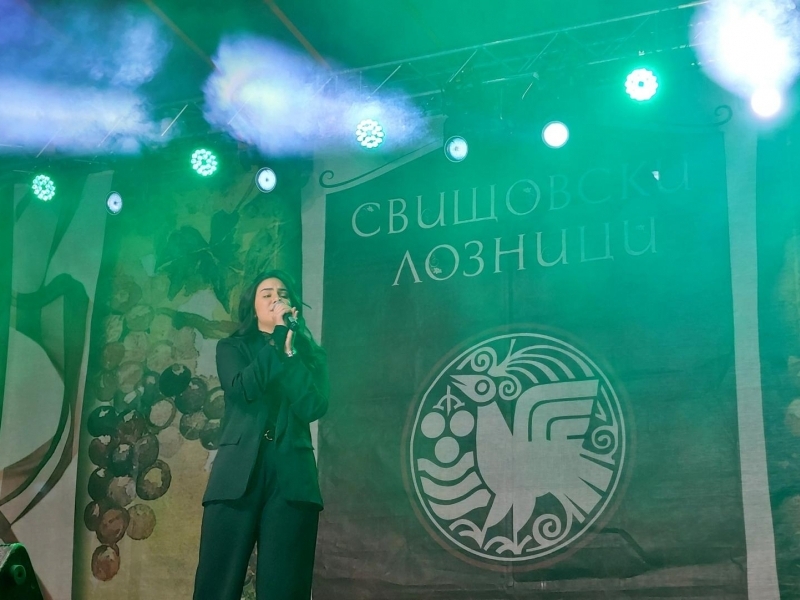 В Свищов официално бяха открити празниците на града „Свищовски лозници“ 