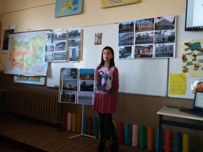 Млади екскурзоводи от СУ „Николай Катранов“  представиха забележителностите на град Свищов