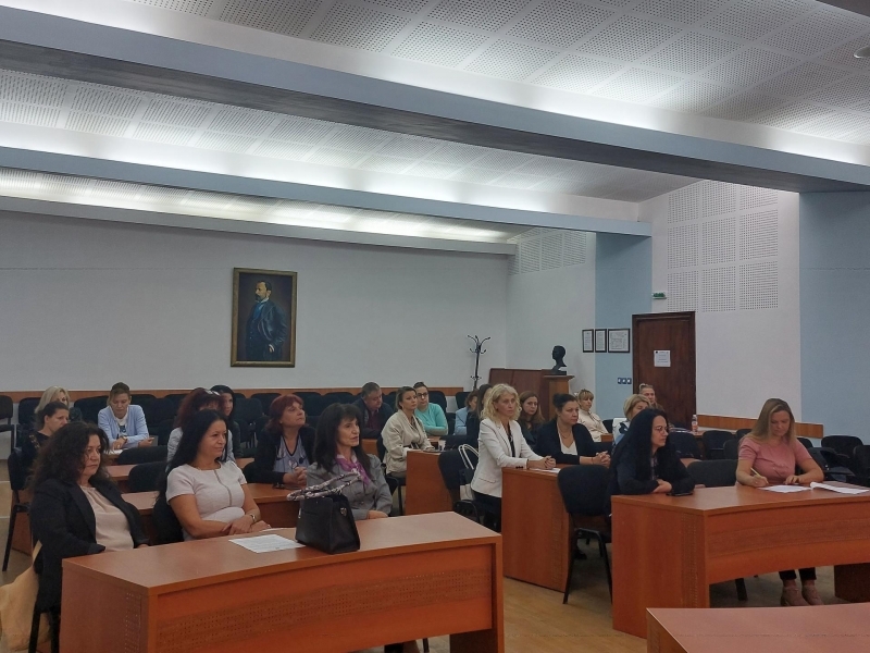 В Община Свищов се проведе встъпителна конференция за представяне на  проект по Програма „Развитие на човешките ресурси“ 2021-2027 