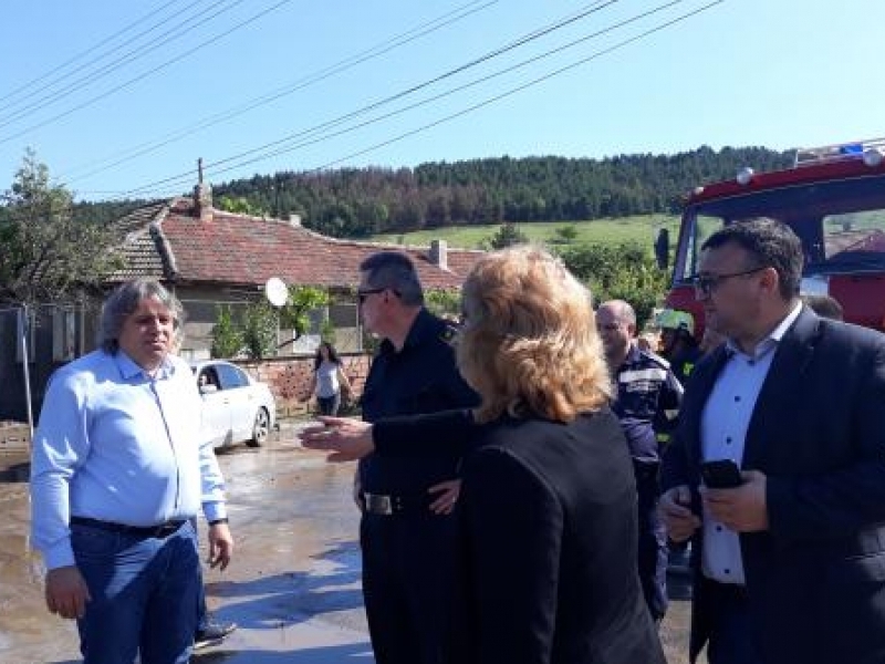 Министърът на земеделието Десислава Танева и министърът на вътрешните работи Младен Маринов посетиха Свищов 