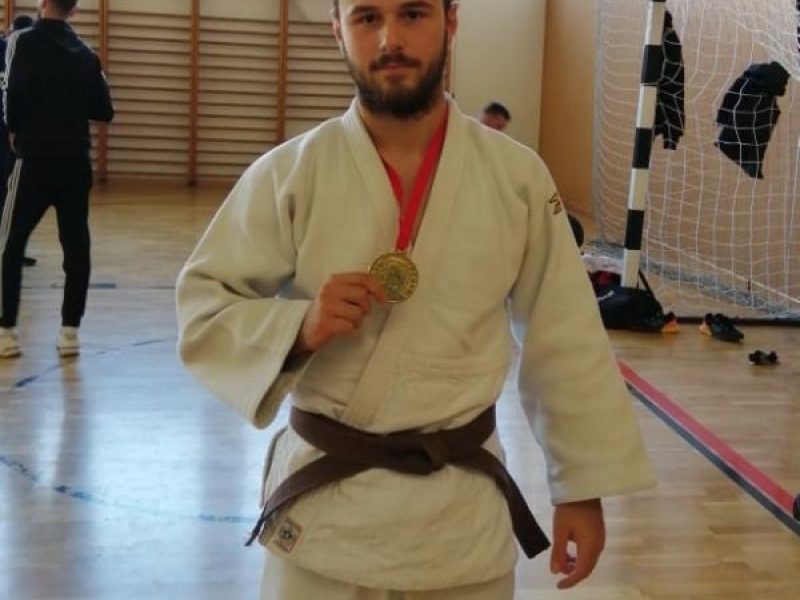 Бронзов медал за свищовския джудист Едмон Белчев от Международен турнир за мъже