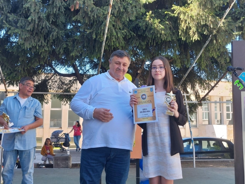 Голямата награда в Националния конкурс „ТРИ ЗВЕЗДИЧКИ“ спечели 14-годишният Румен Константинов от Плевен 