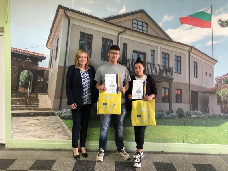 Две втори места за учениците от СПГ „Алеко Константинов“ от ученически конкурс във Велинград 
