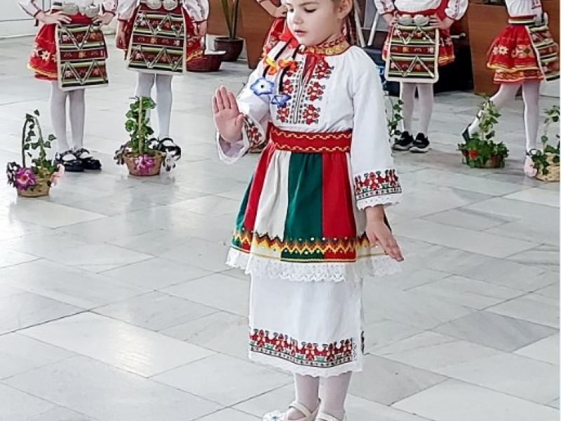 Община Свищов посрещна лазарки от ДГ "Васил Левски"