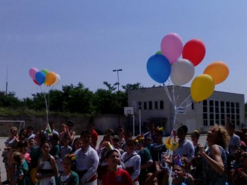 Центърът за обществена подкрепа в Свищов отпразнува 5 годишен рожден ден