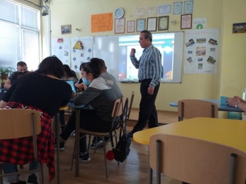 Свищовска професионална гимназия „Алеко Константинов“ проведе първа среща по НП „Иновации в действие“