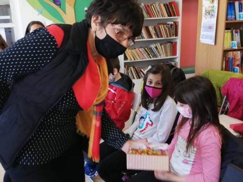 Ученици от СУ „Николай Катранов“ гостуваха в Читалищната библиотека