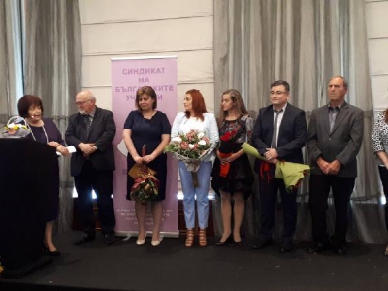 Директорът на СУ „Николай Катранов“ Генади Иванов бе удостоен с   наградата на СБУ „Директор на годината“
