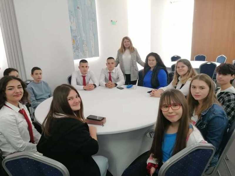 Ученическият съвет на ПДТГ ,,Димитър Хадживасилев“ участва в IX-та Национална конференция „Достъп до добра храна“ - 2023  
