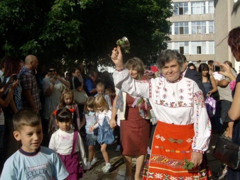 2589 ученици от община Свищов влязоха отново в класните стаи                                        
