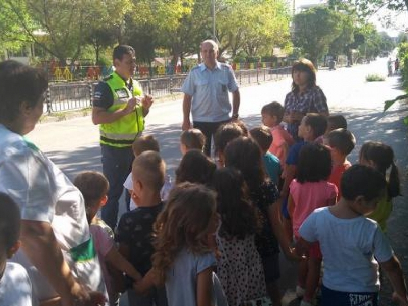В детска градина "Чиполино" проведоха открити уроци по безопасност на децата