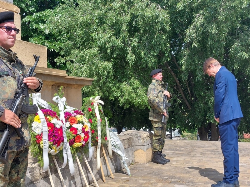 Денят на храбростта и празника на Българската армия тържествено беше отбелязан в Свищов 