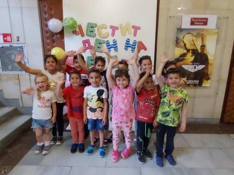 На 1 юни община Свищов зарадва най-малките си жители с подаръци