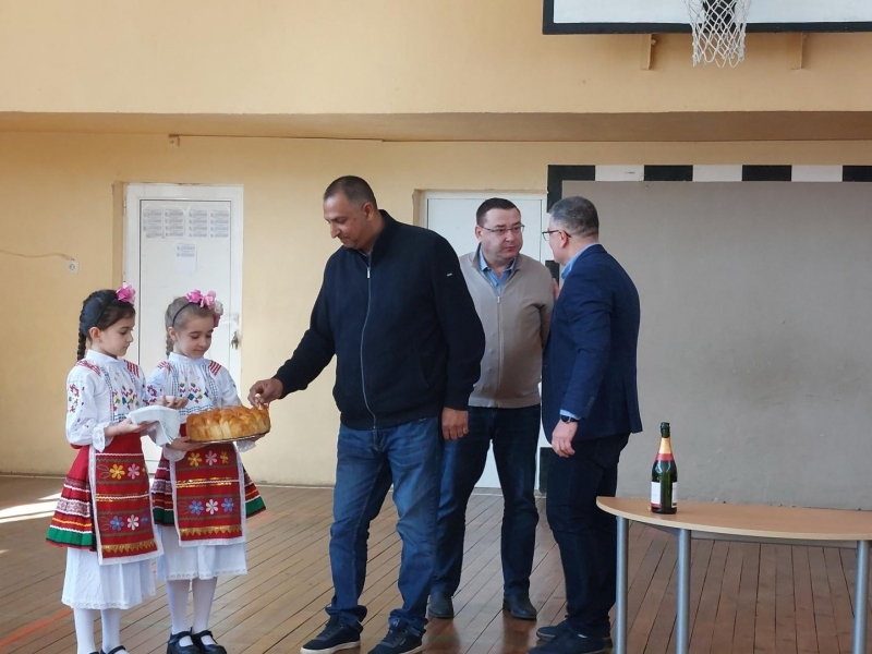 Със средства от МОН започва ремонт на физкултурния салон в СУ „Николай Катранов“ – Свищов за близо 250 хил. евро 