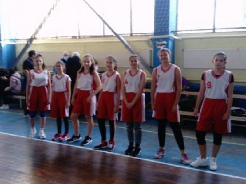 Отборите на СУ "Димитър Благоев"- град Свищов станаха  първенци в общинско състезание по баскетбол
