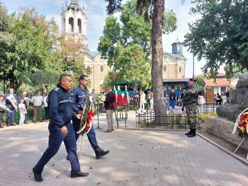 Свищов отбеляза Деня на независимостта на България с тържествено честване 