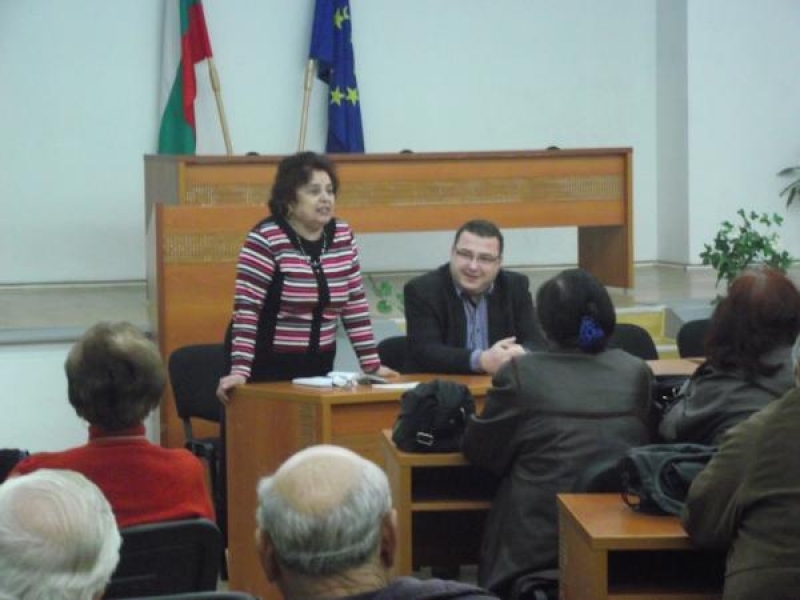 Пенсионерските клубове в община Свищов направиха събрание  в зала 1 на Общината