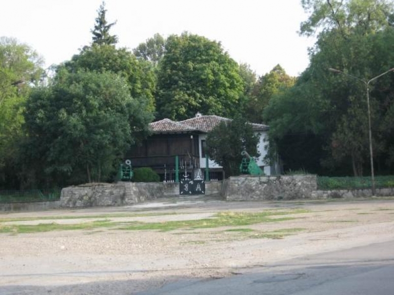 Община Свищов е в разгара на есенното почистване  