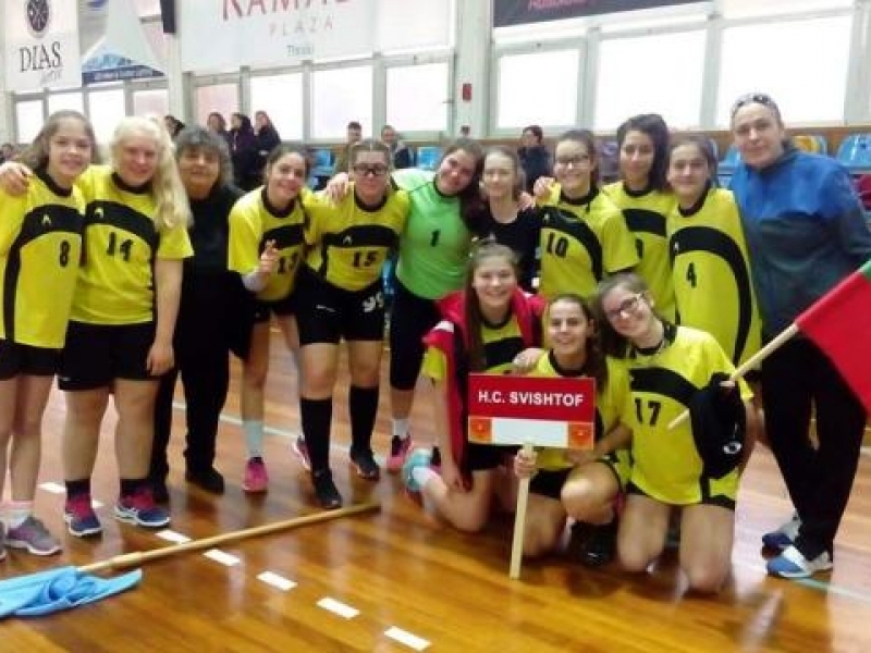 Девойките от свищовския хандбален клуб „Нове-99“ се завърнаха със злато от Международен турнир в Гърция