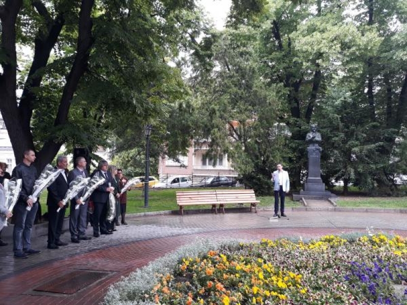 Възпоменателен ден по повод 122 години от убийството на Алеко Константинов бе организиран днес в Свищов