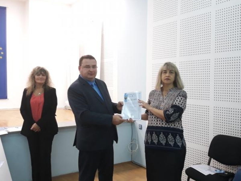 На 12 октомври кметът на Свищов връчи почетни награди „За граждански заслуги“ в ситуация на COVID-19