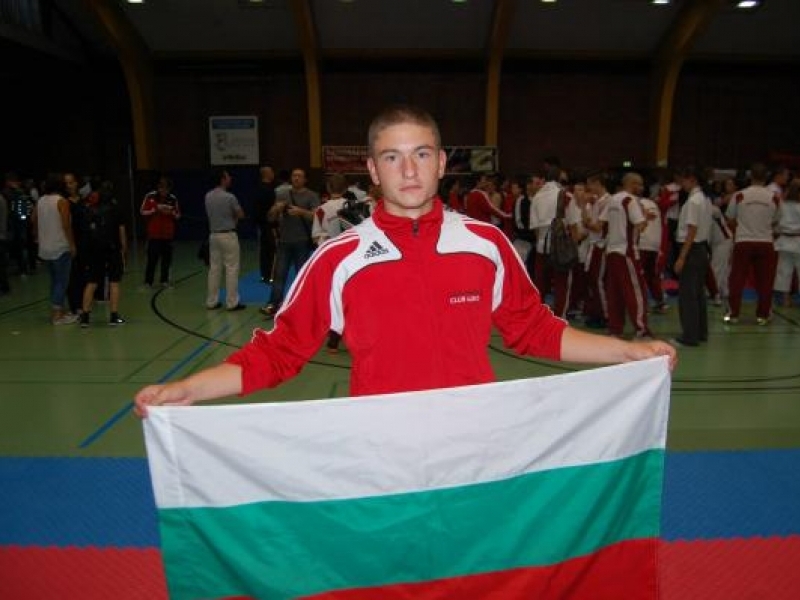 Спортист №1 на Община Свищов за 2014 г.  е каратистът Калоян Георгиев