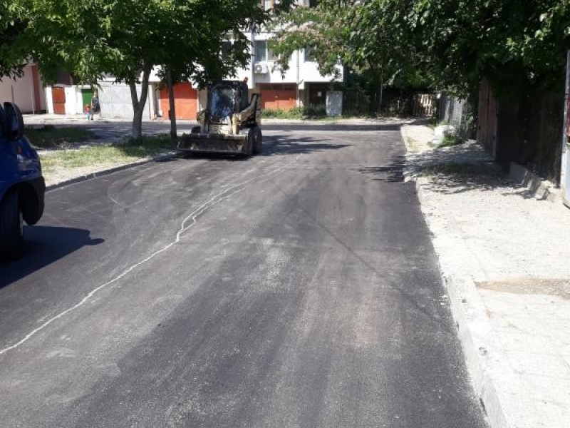    Ремонтните дейности по ул. „Георги Бенковски“ в Свищов са към своя край