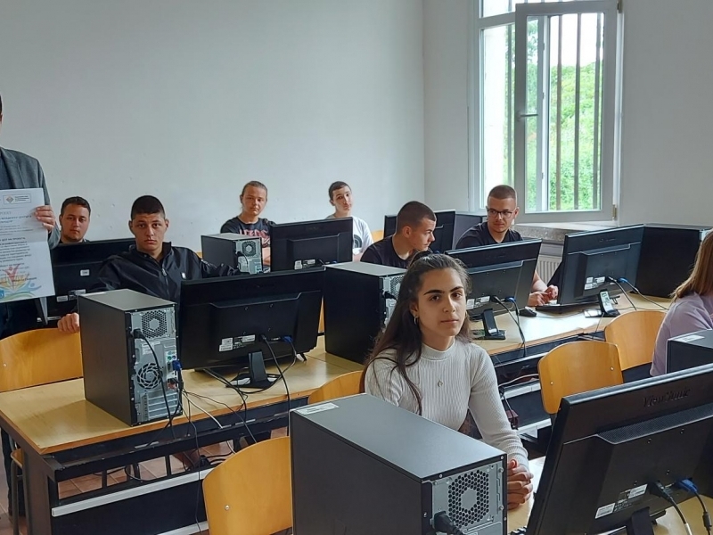 Стартираха обученията по ключови компетентности за младежи в рамките на проект „Изграждане на младежки център в гр. Свищов” 