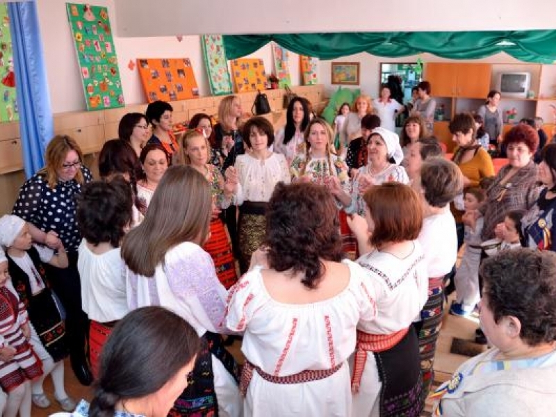 Педагозите от ДГ “Васил Левски“ участваха в проект „Традициите от двете страни на Дунава“