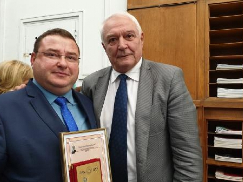 Съюзът на народните читалища отличи кмета на Свищов Генчо Генчев с наградата 