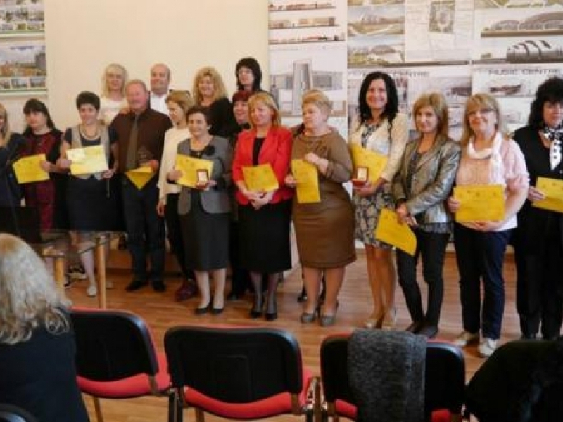 Галя Рошелова удостоена за  „Учител на годината 2016” от Фондация „Кузманов”