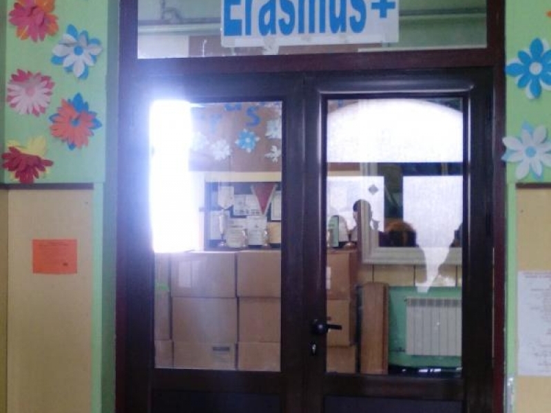 Община Свищов се погрижи да се засили сигурността на учениците в ОУ „Ф. Сакелариевич”