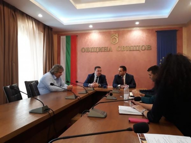 Министърът на икономиката Емил Караниколов посети Свищов и взе участие в кръгла маса на тема „Образование, бизнес местна власт“ 