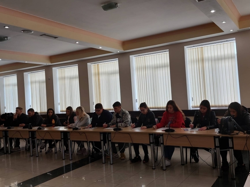 Ученици ПДТГ "Димитър Хадживасилев" участваха в кариерна борса организирана от СА „Д. А. Ценов“