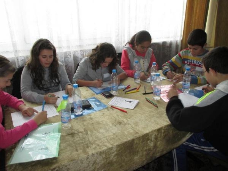 През месеците ноември и декември в СОУ „Цветан Радославов“ се реализира проект „Мисия: ДОБЪР“. 