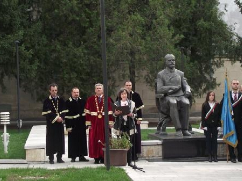 Ръководството на община Свищов уважи патронния празник на СА „Д. А. Ценов“