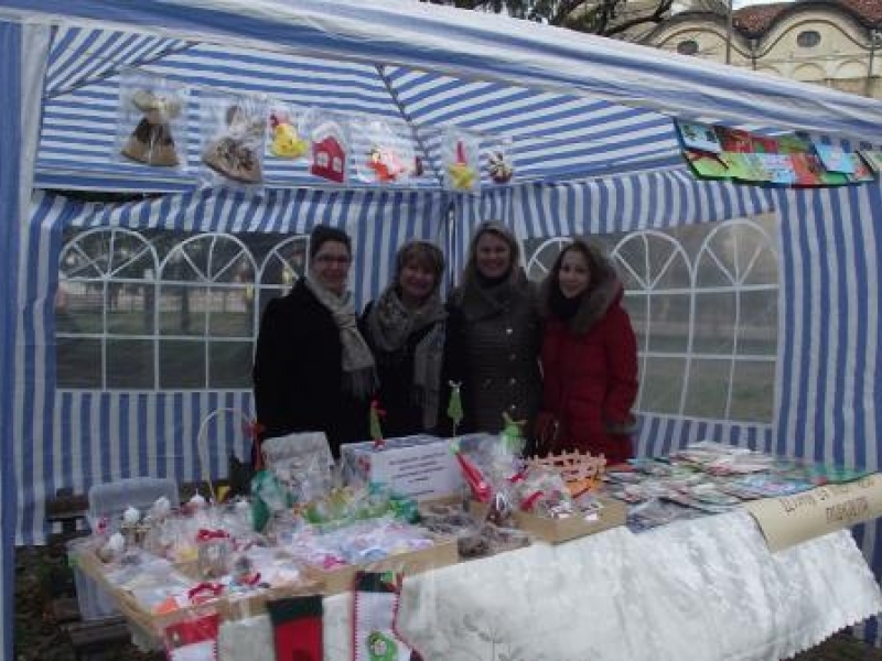 Коледният благотворителен базар в Свищов бе открит от кмета Генчев 