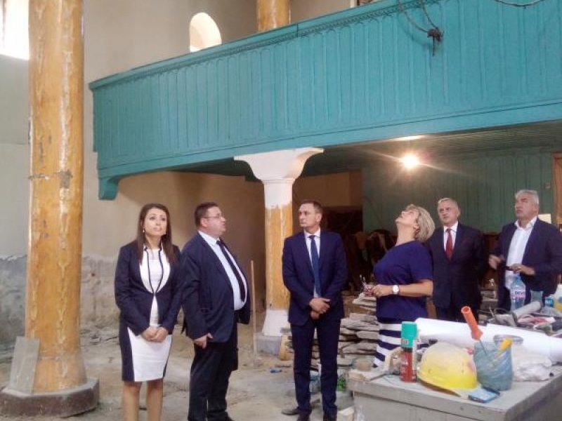 Народни представители направиха оглед на строителните дейности по обекти от инвестиционната програма на община Свищов