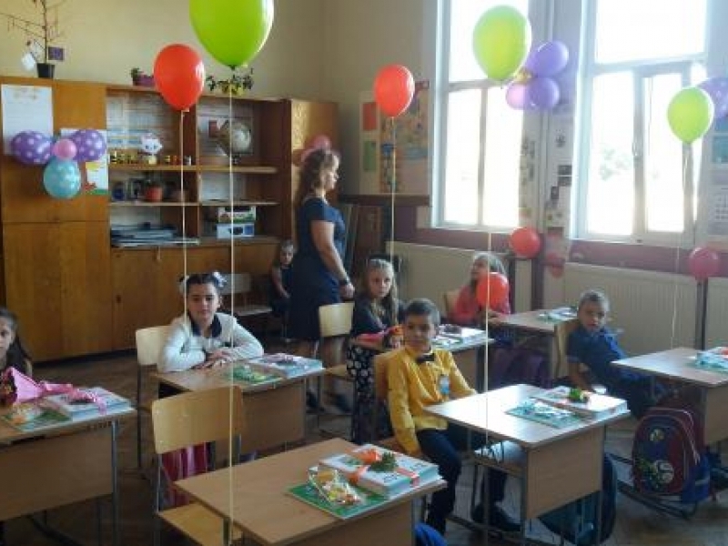С празнично настроение в община Свищов стартира новата 2017/2018 учебна година 