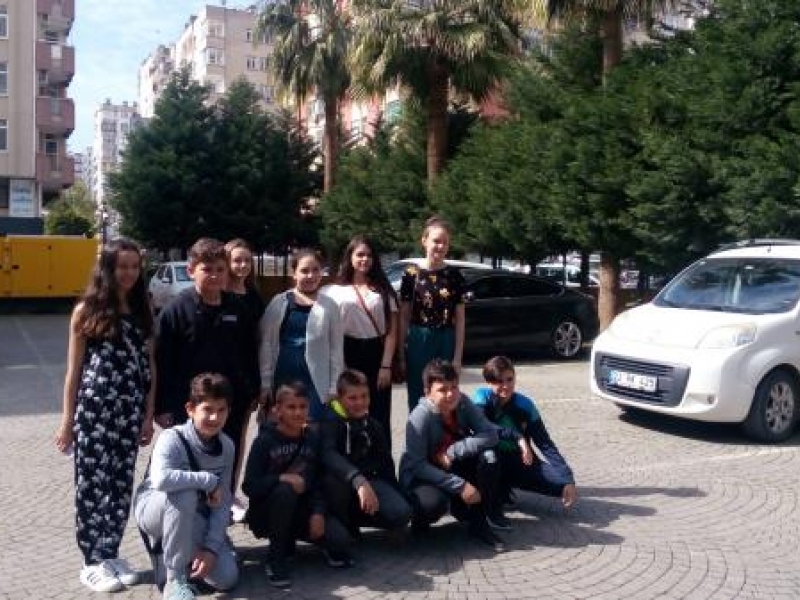 Ученици и учители от СУ „Николай Катранов“ участваха в среща по програма „Еразъм +“ в град Адана, Турция