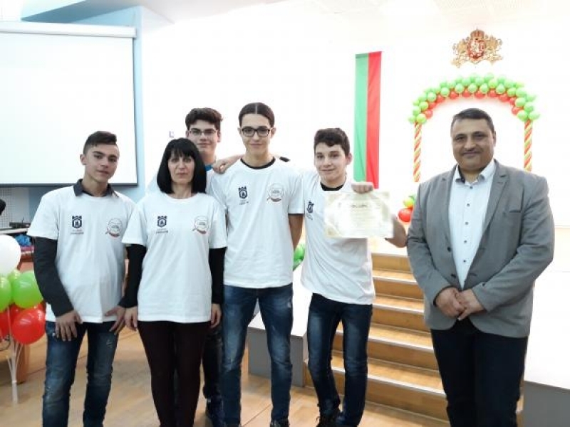 Четири училищни отбора мериха сили в родолюбивото състезание на община Свищов „Моята България“ 