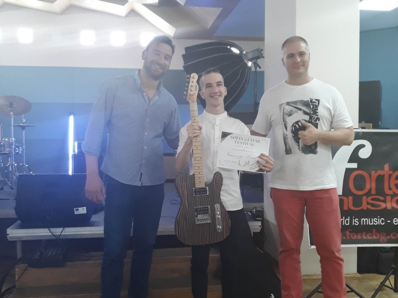 Ученик от СУ "Д.Благоев" победител в престижен национален конкурс по китара 